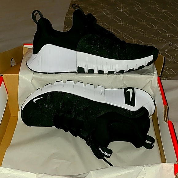 Shoes - Picture 2 of 5